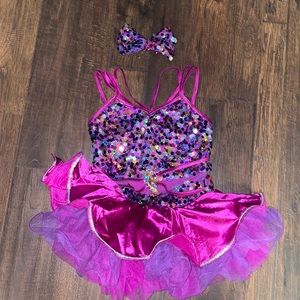 Girls dance dress with a bow. Sequence. Weissman brand. Medium child